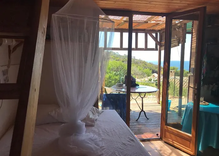 Rc D'un Cabanon Ecologique Naturiste *
